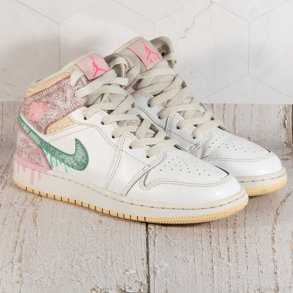 Air Jordan 1 Mid SE (GS) White/Green Glow-Arctic Punch DD1666-100 Size 5Y - Picture 1 of 11